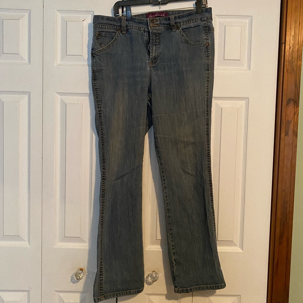 Woman’s Gloria Vanderbilt jeans